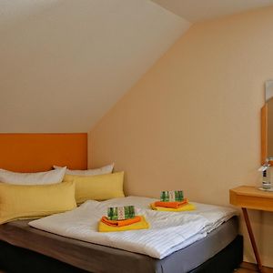 Zimmer mit zwei Einzelbetten